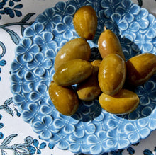 Load image into Gallery viewer, Two's Company Set of 4 Hydrangea Tidbit Dish Plates